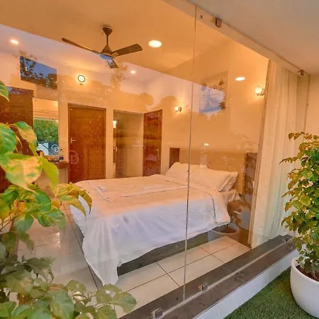 Glen Castle Vagamon Pool Resort By Voye Homes Exterior photo
