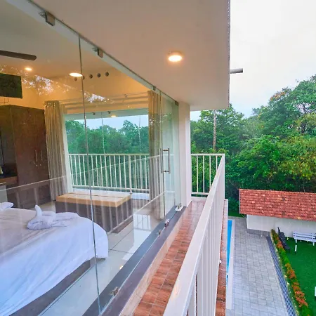 Glen Castle Vagamon Pool Resort By Voye Homes Exterior photo