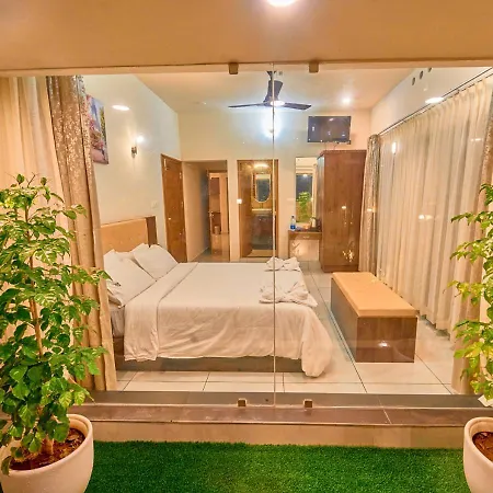 Glen Castle Vagamon Pool Resort By Voye Homes Exterior photo