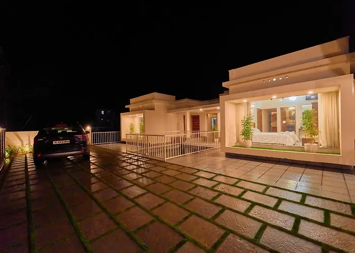Glen Castle Vagamon Pool Resort By Voye Homes