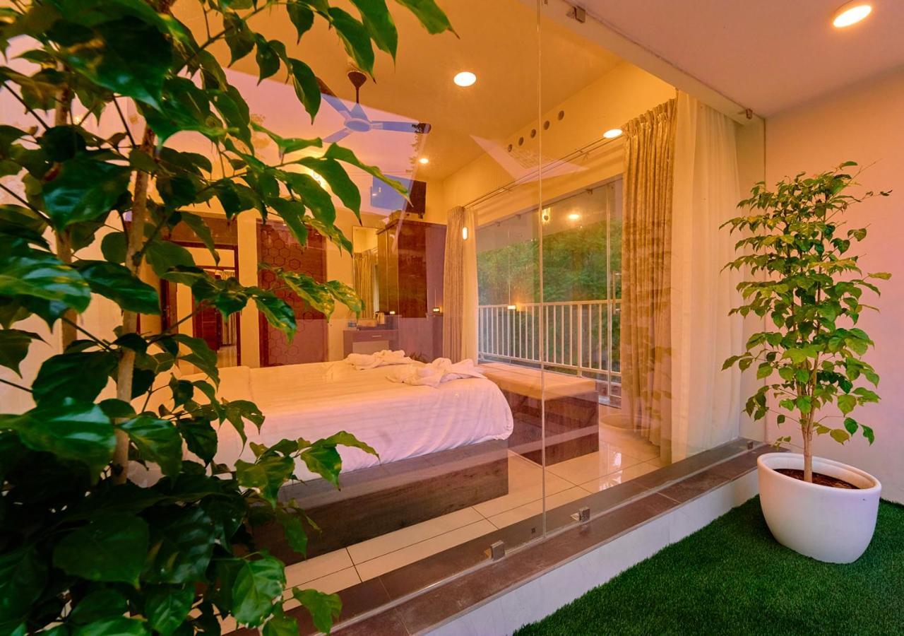 Glen Castle Pool By Voye Homes Apartment Vagamon