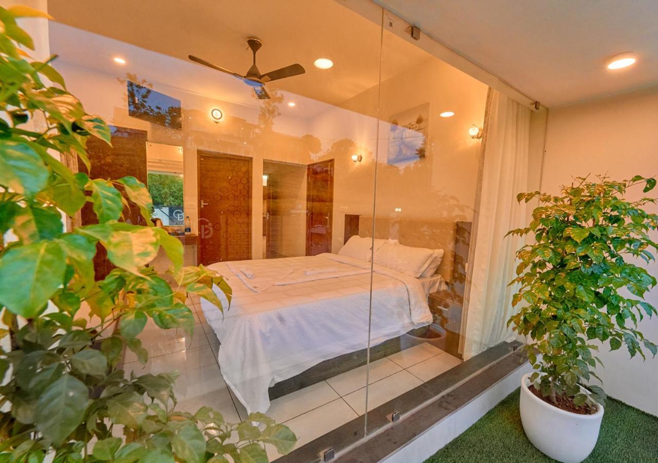 Glen Castle Pool By Voye Homes * Vagamon