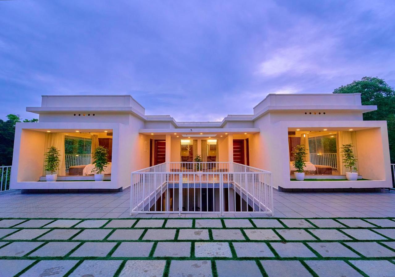 Glen Castle Pool By Voye Homes Apartment *
